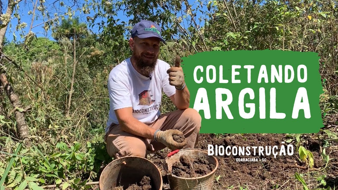 Coletando Argila para Bioconstrução