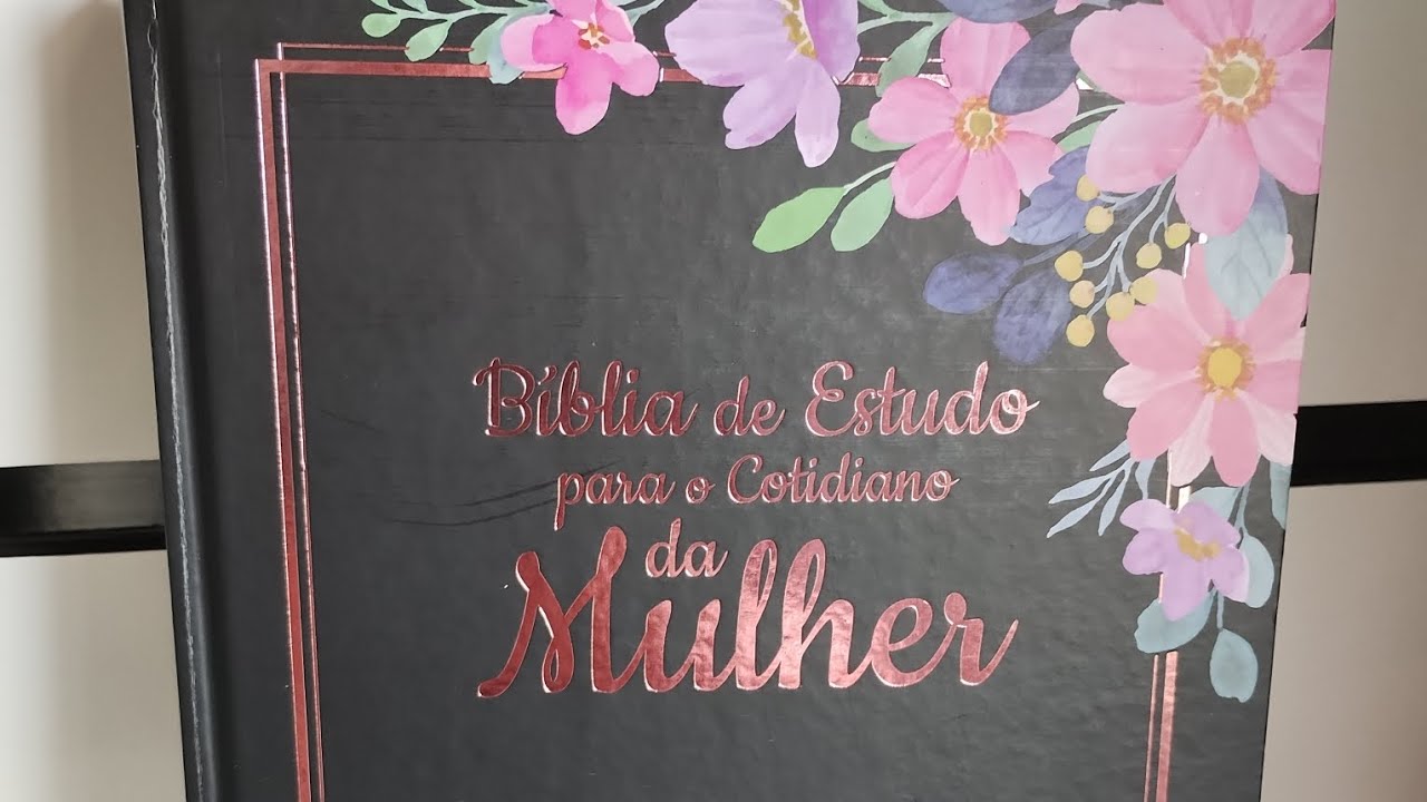 Olha que Bíblia linda, 🤩recomendo, link no comentário fixado 💓📖⏳ Bíblia para o cotidiano da mulher 