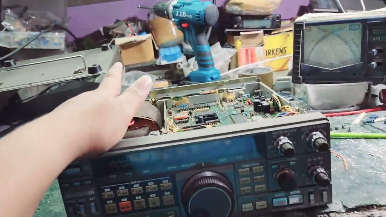Perbaikan kenwood TS711 dari kotawaringin
