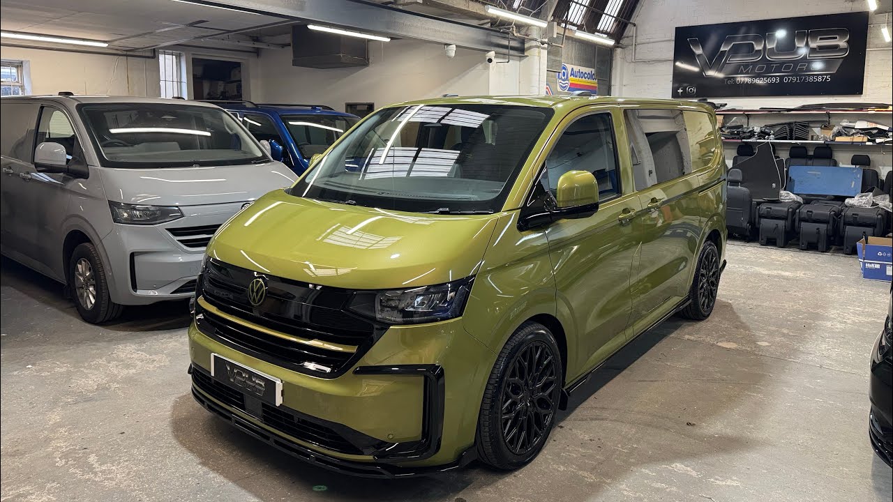 Volkswagen Transporter T7 150ps auto Custom Kombi in Warm 💚 Green 👌delivery miles 