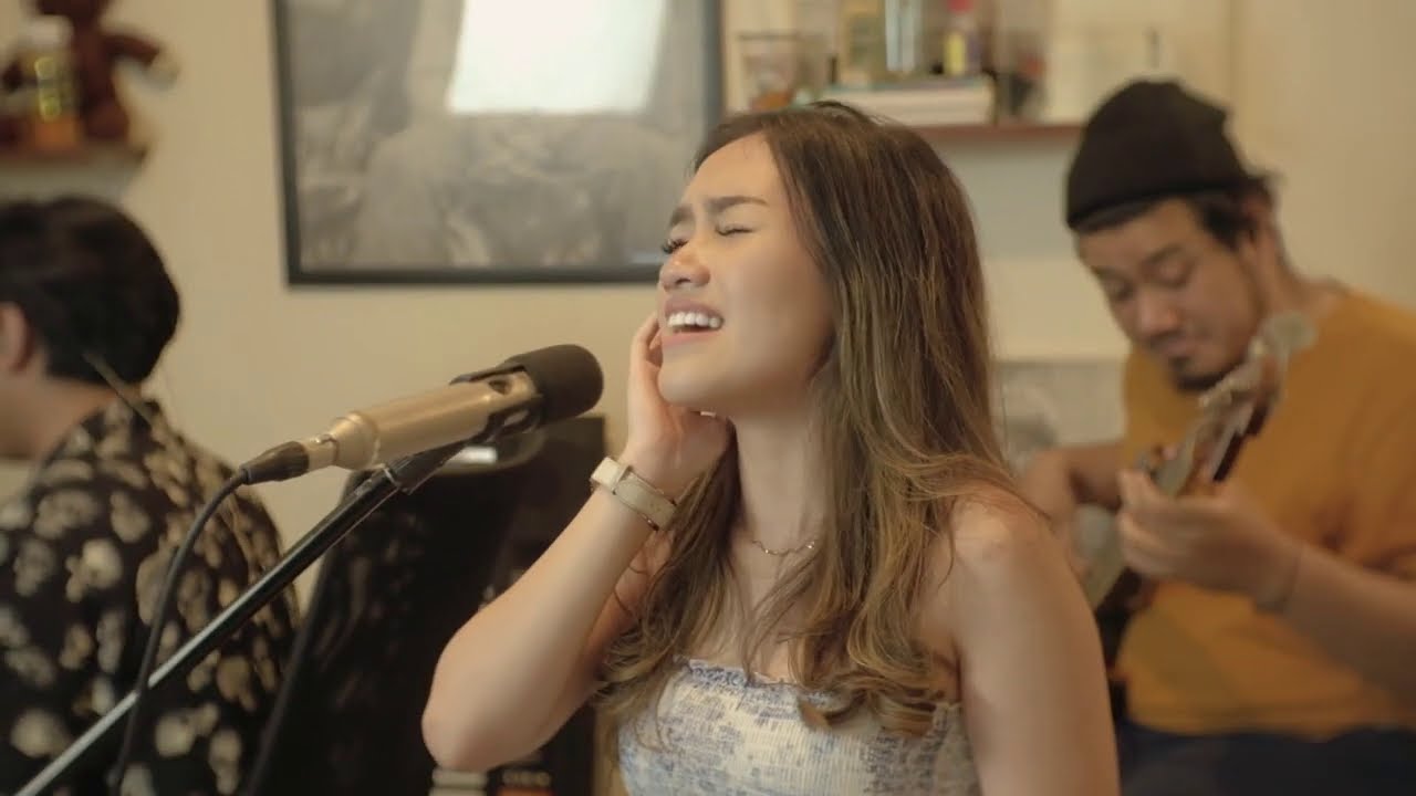 See You On Wednesday | Abbygail - La La Lost You  (Niki Cover)  Live Session