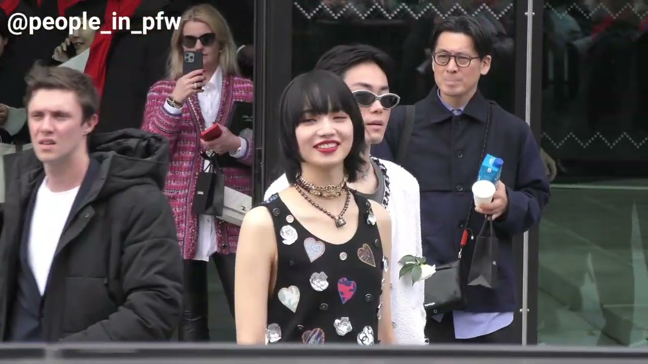 Nana Komatsu 小松 奈奈 & Masaki Suda 菅田 将暉 - Chanel Fall Winter 23/24 fashion show in Paris - 07.03.2023