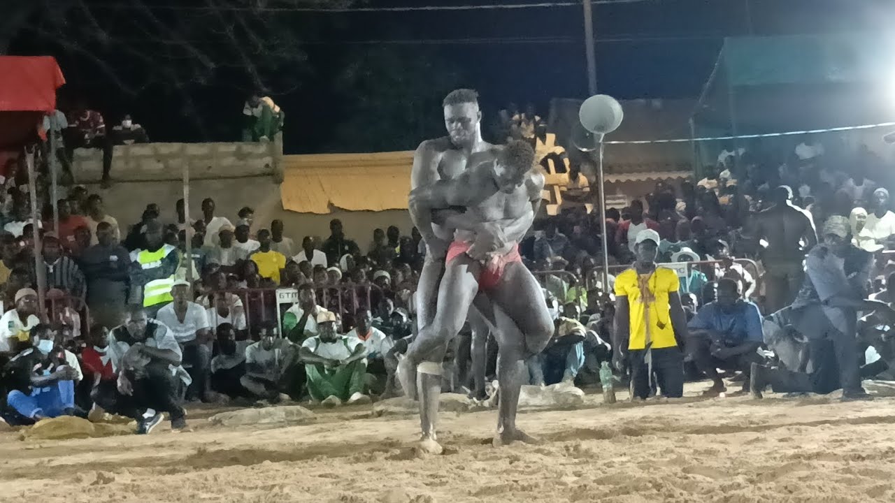 🤣Combat disqualification Ndiol sana vs Ngagne Sène à joal 08 juin 2024