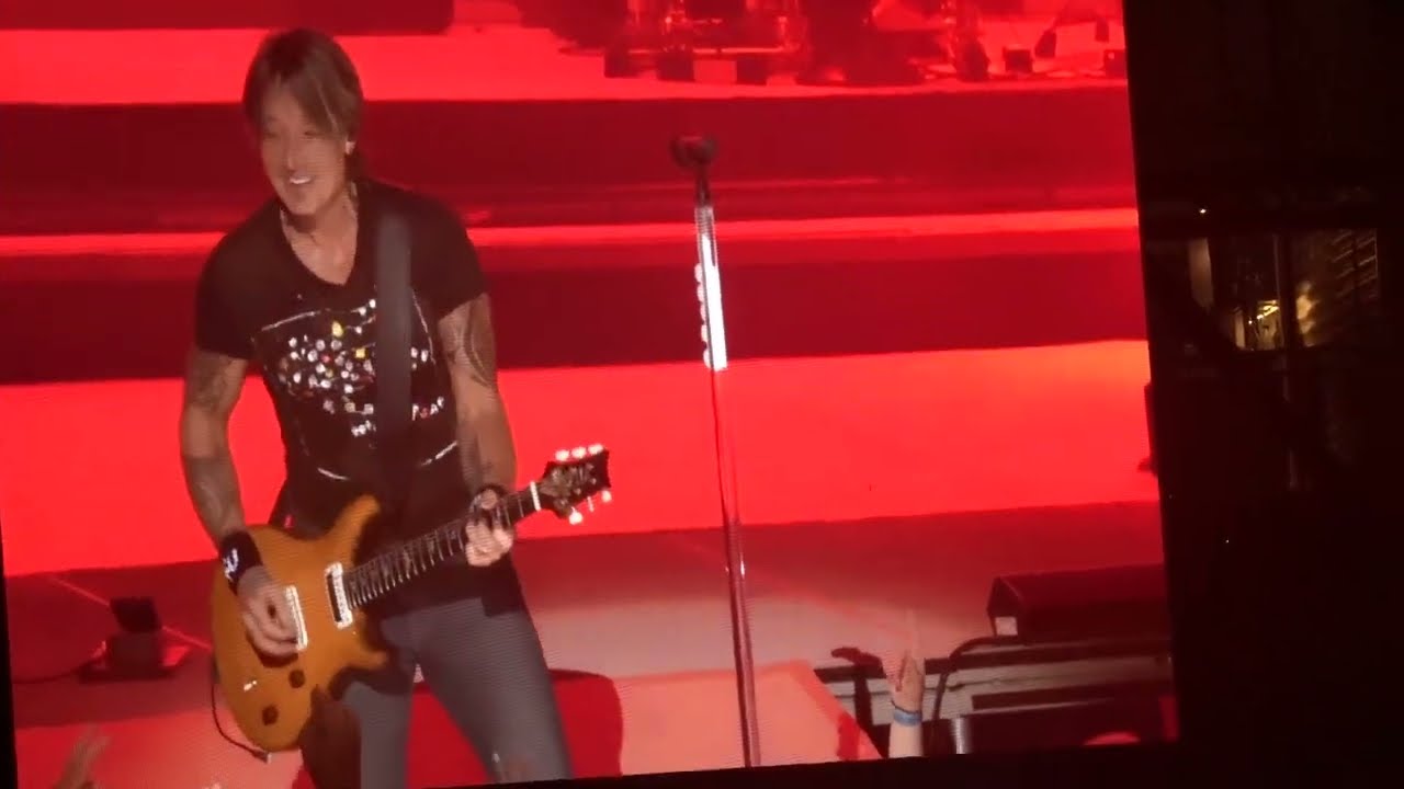 Kiss A Girl - Keith Urban - High and Alive Tour (Toronto, June 21, 2025)