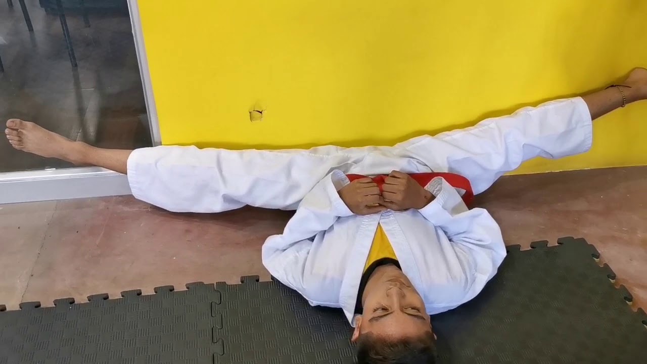 Clase de taekwondo para practicar en casa