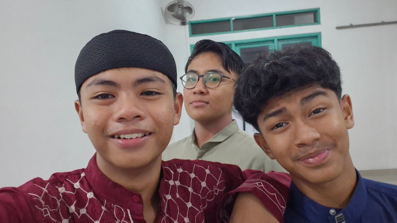 Ihsanul Amal Sholat Tarawih Imam Santri ( Algifari Ilham P )