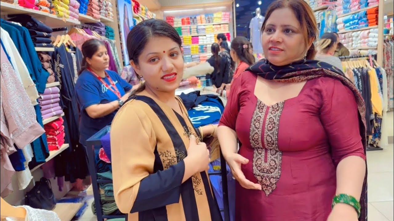 Family Trip Ke Liye Shopping Shuru 😍Manchanda Family Vlog