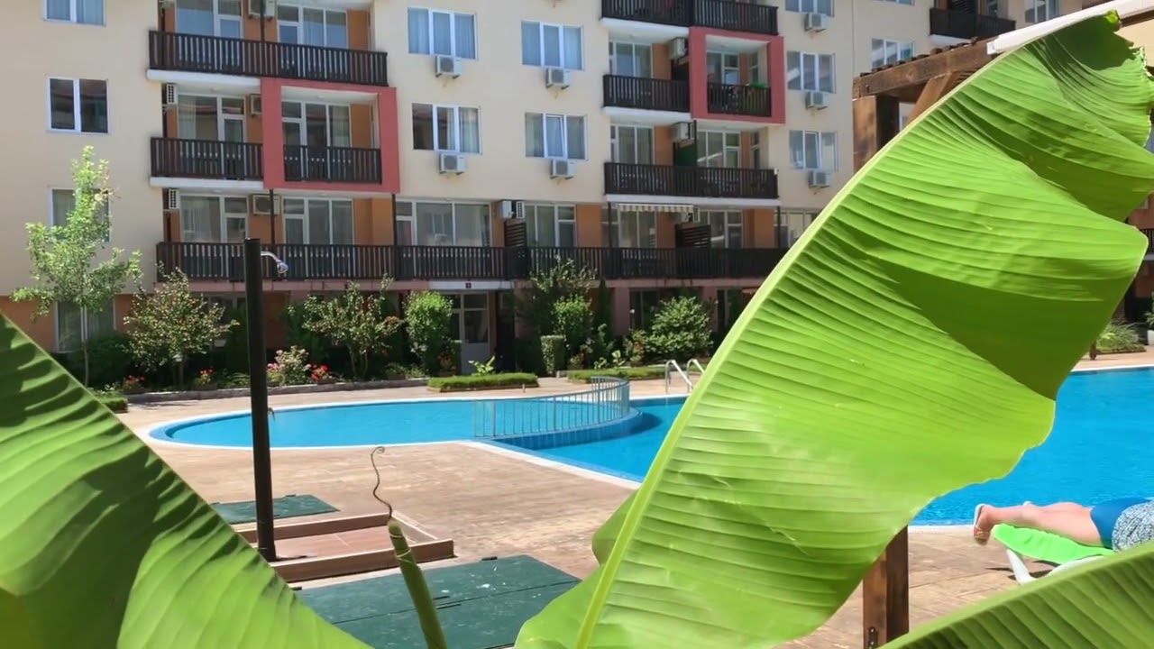 Ein Rundgang durch den Komplex Chateau Aheloy in Bulgarien - hier ist der Freiheitstroll zu Hause -
