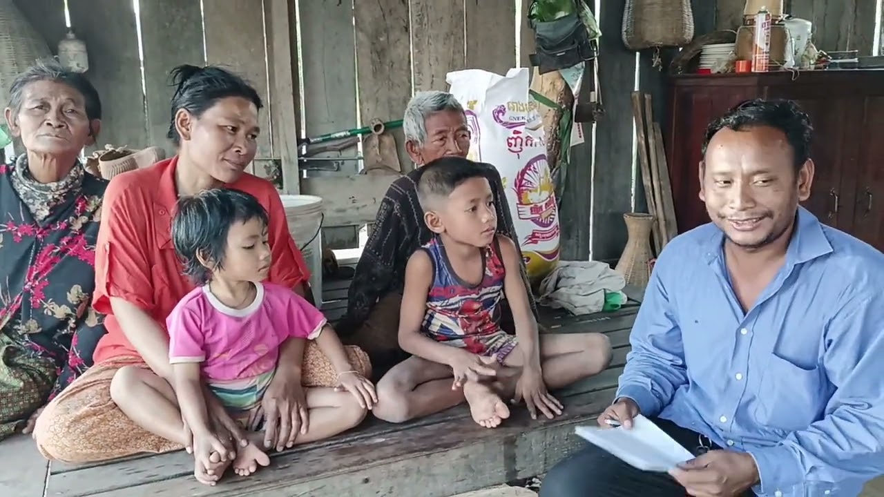 ខ្សែមេម៉ាយទាំងម៉ែនិងកូនមកសុំដីរស់នៅ