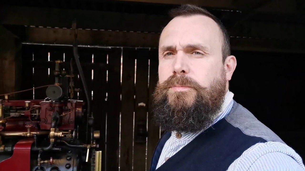 'Portable' steam engine - start up, tour, explanation and running