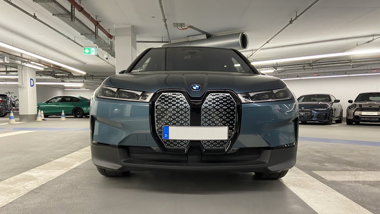 2023 BMW iX xDrive40 in Blue Ridge Mountain metallic