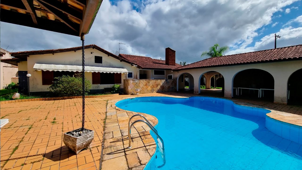 CASA CINEMATOGRÁFICA  A 200 METROS  DO MAR EM ITANHAEM (Casa na praia)