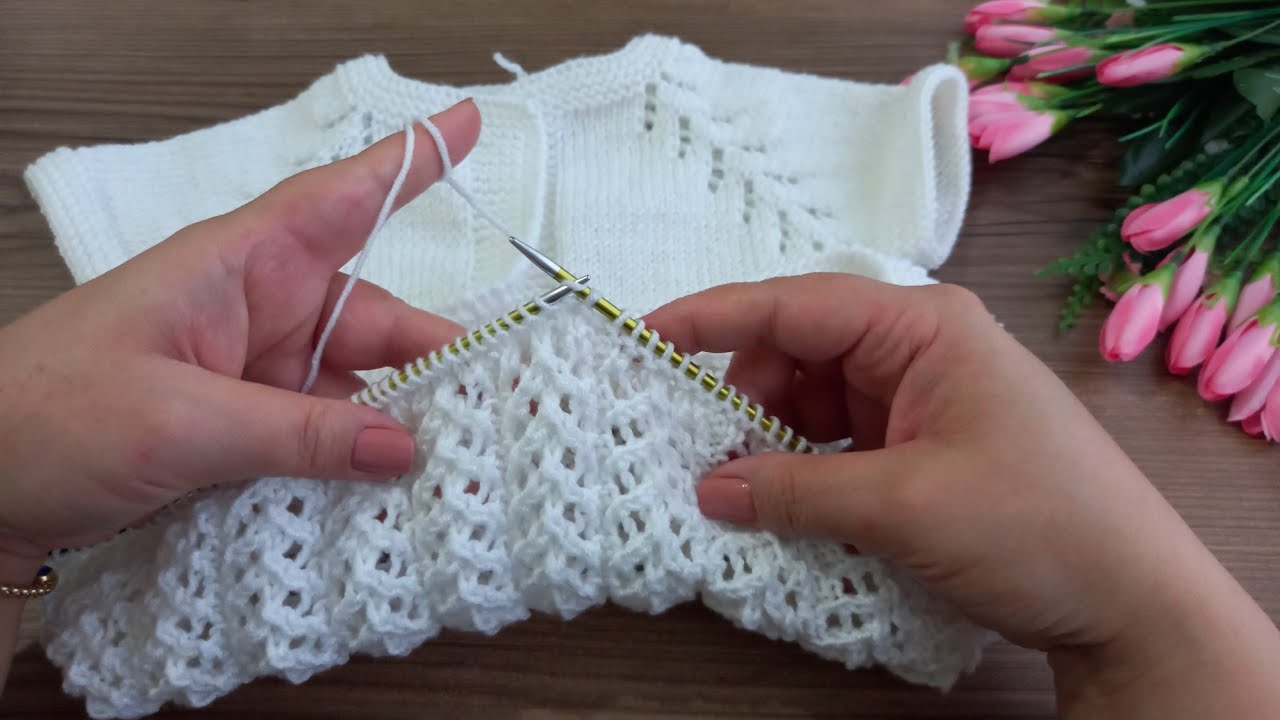 ✅️🍀Kar Beyazı Ajurlu Muhteşem Yelek Modeli ✅️🍀1 Yaş Yakadan Başlama Bebek Yeleği ✅️🍀knitting pattern