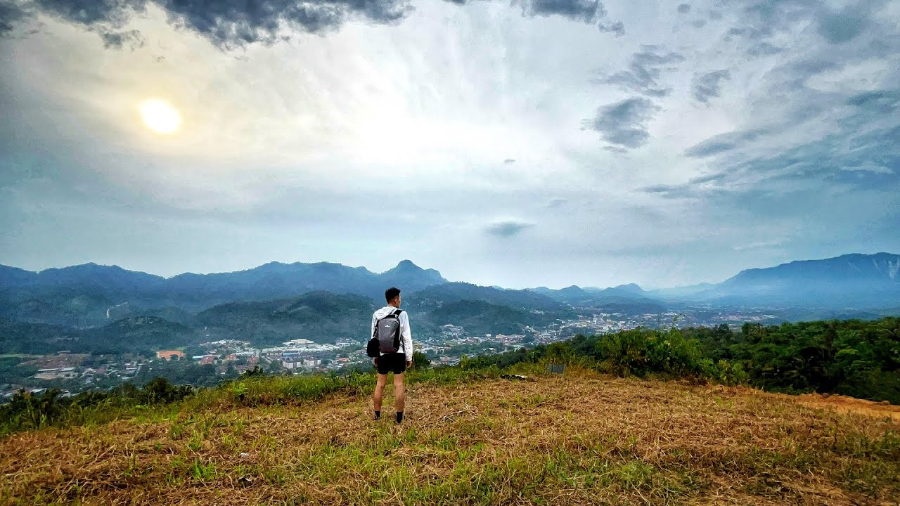 Hiking Bukit Chamang (aka Bukit Awan Karpet) in Bentong, Pahang