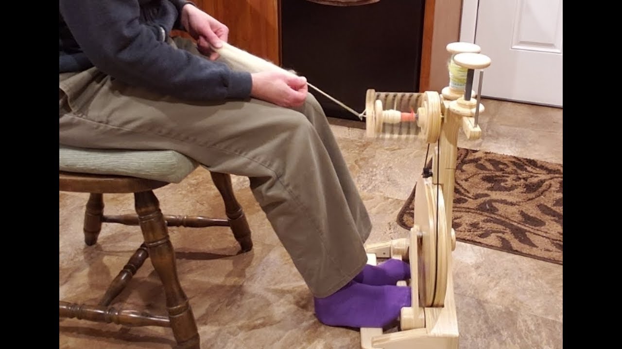 Spinolution Pollywog Spinning Wheel - Assembly, Review, Spinning Overview!