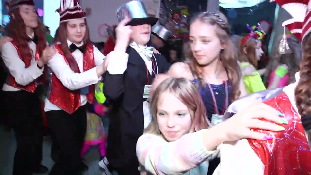 Carnaval op basisschool de Vest in Hoogeloon