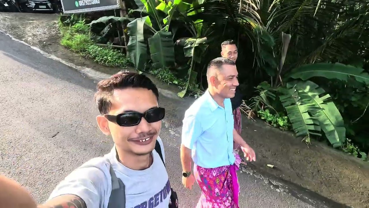 An amazing trip to Lempuyang temple with Heaven’s Gate (Bali, Indonesia), guided by two Balineses