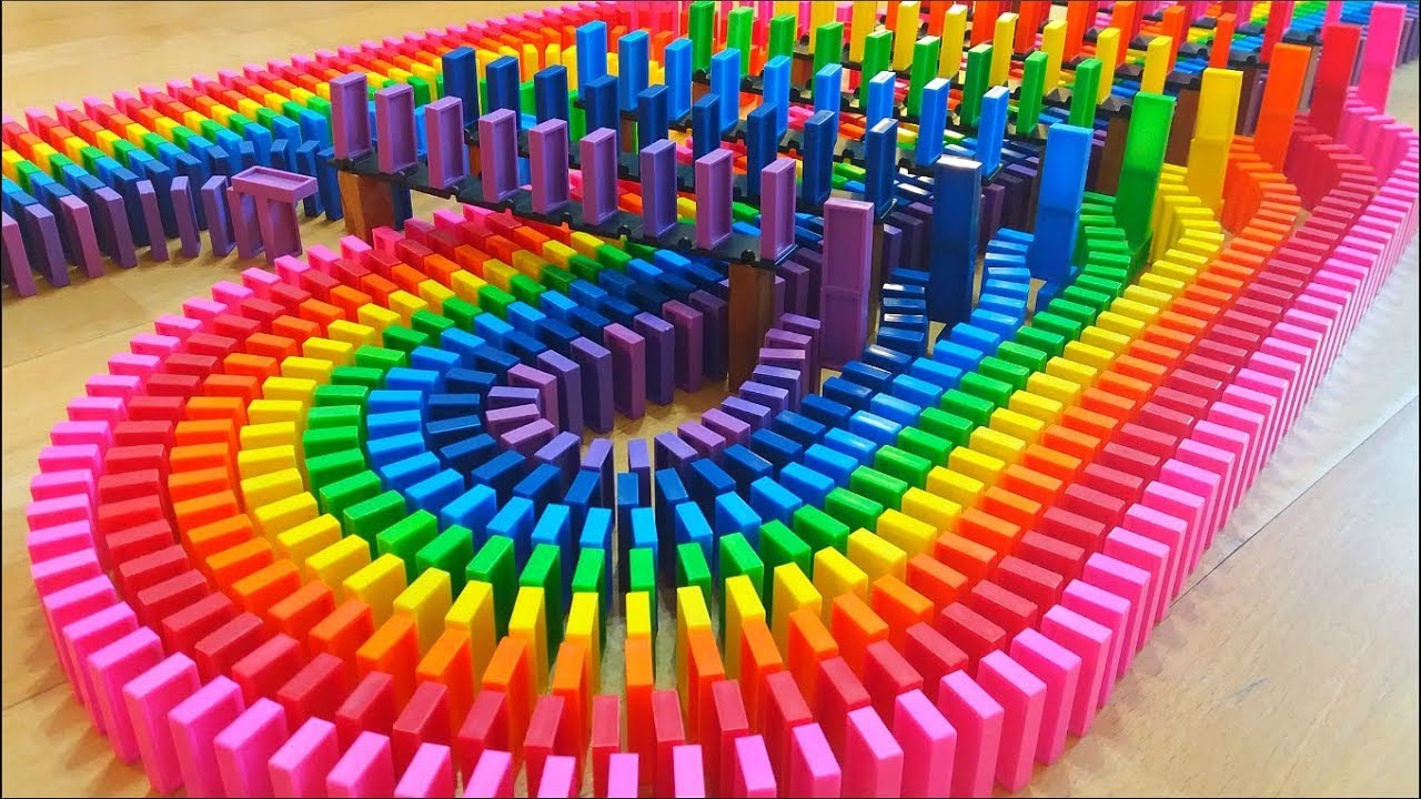 SATISFYING Rainbow Dominoes!