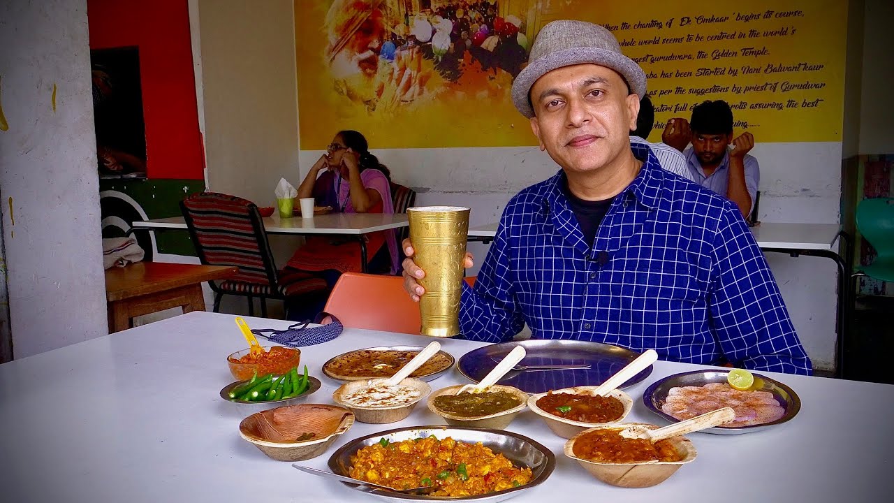 BOBBY DA DHABA | This Popular Punjabi Dhaba Began As a Service to Devotees Visiting The Gurdwara!