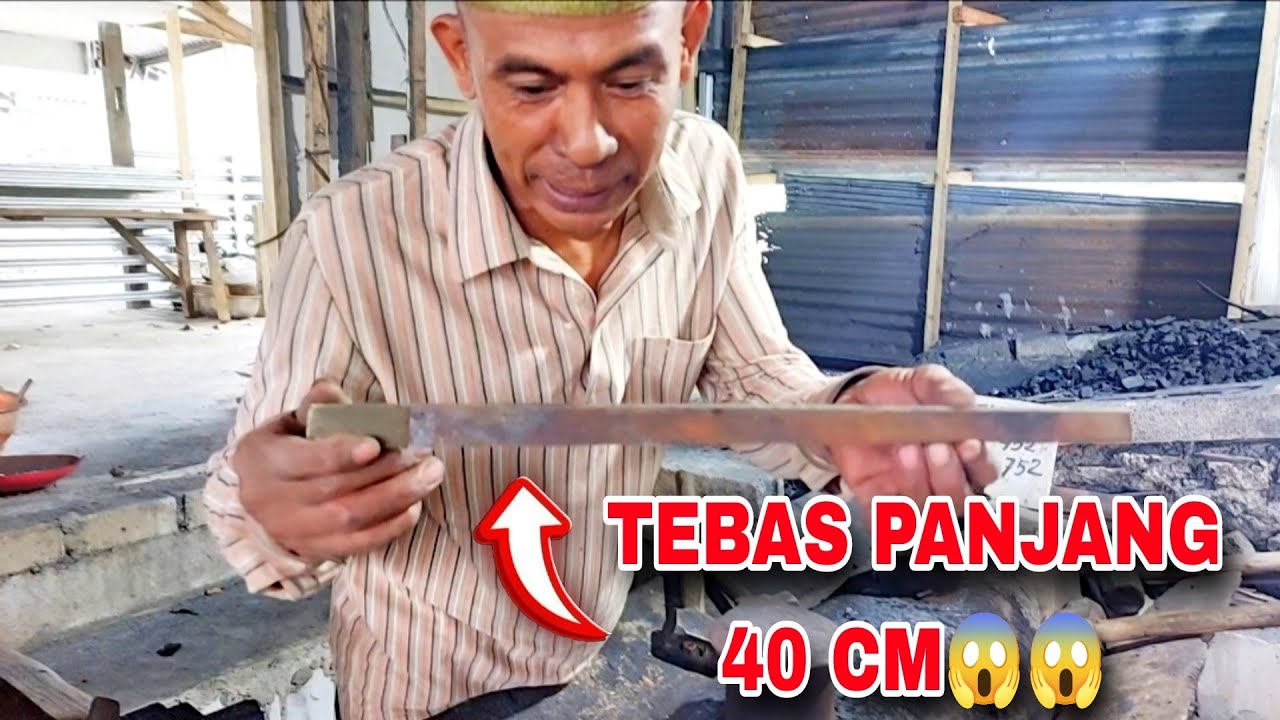 🔴Ditemani derasnya hujan panre tutu tetap semangat membuat golok yang ketajamannya bisa diandalkan😱😱