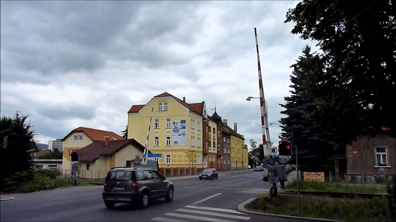 Česká Lípa - přejezd u soudu (SSSR s AŽD závorami)