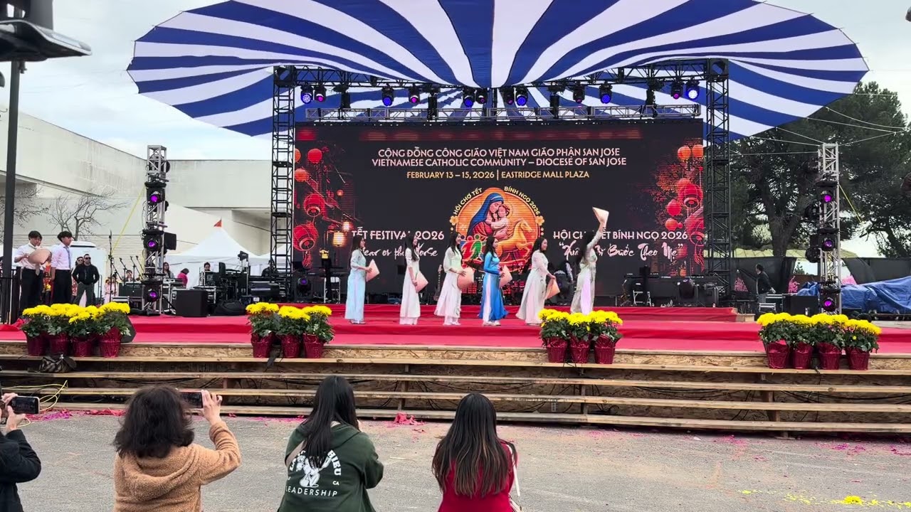 LVC Leadership Hoi Cho Tet 2026 - Couples Dance