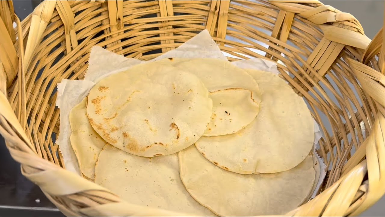 TORTILLAS ECHAS A MANO LISTAS PARA EL MENUDO @taquerialabonita9859 
