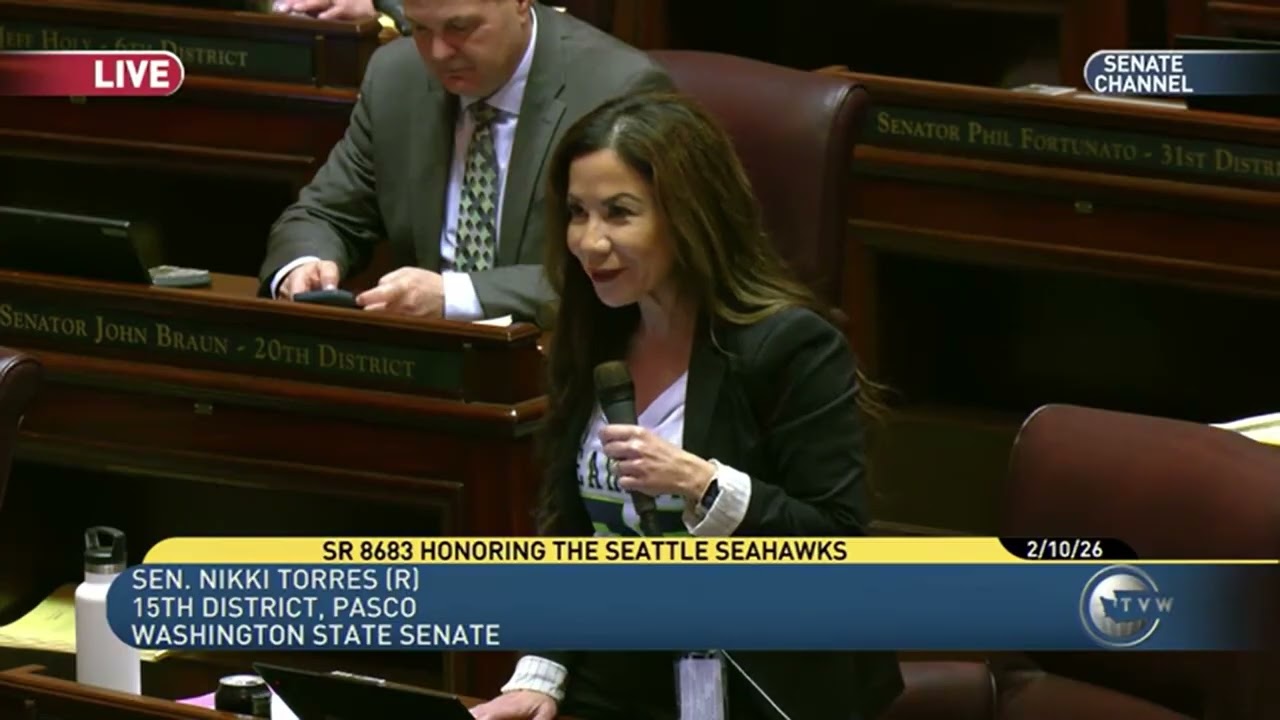 The Washington State Senate salutes Seahawks victory