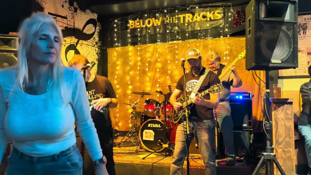 On High - Moonage Daydream 