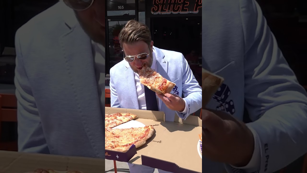 Strad Pizza In Scottsdale Was Definitely The Best Pizza I've Had Opened By A YouTuber