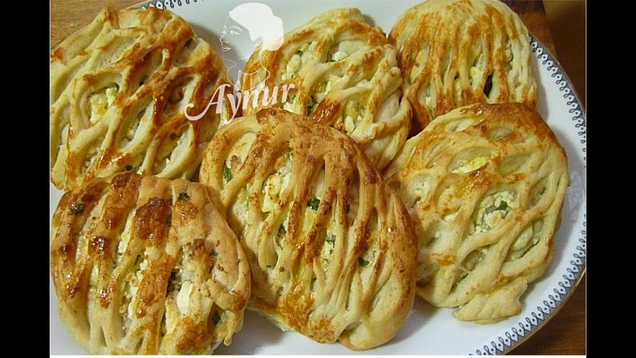 Türkisches Gebäck mit selbstgemachte Schafskäse/Lor peynirli pogca