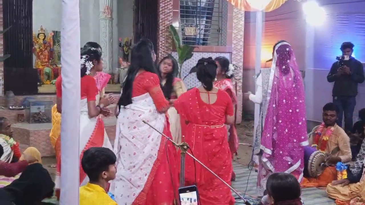 বর্তমান সময়ের জনপ্রিয় কীর্তনী কৃষ্ণা রানী বিশ্বাস।