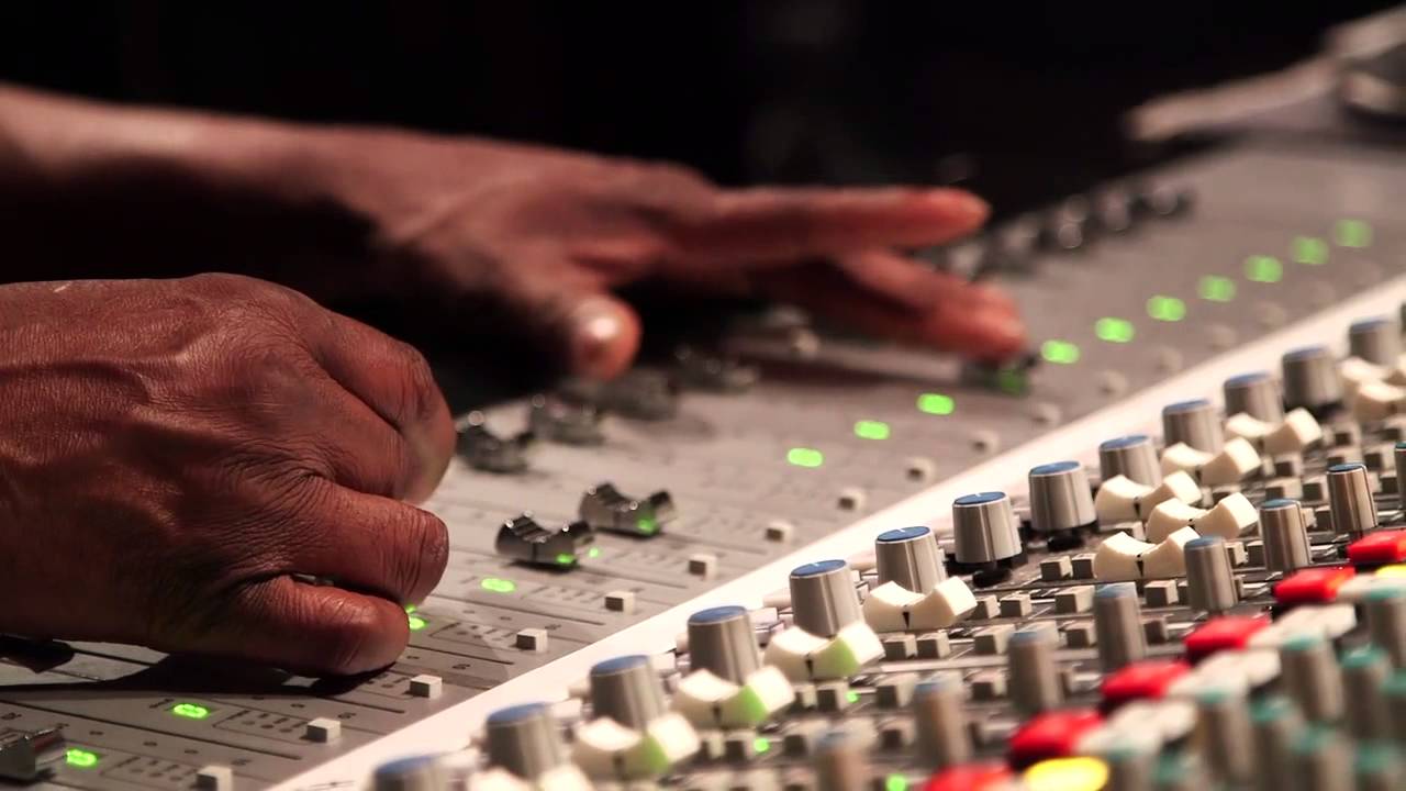 The Scientist mixes Ted Sirota's Heavyweight Dub -- 