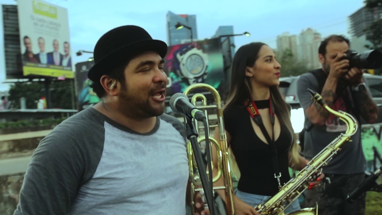 EX-NOVIOS - La Salsa de Pedro (LIVE at Corredor Sur)