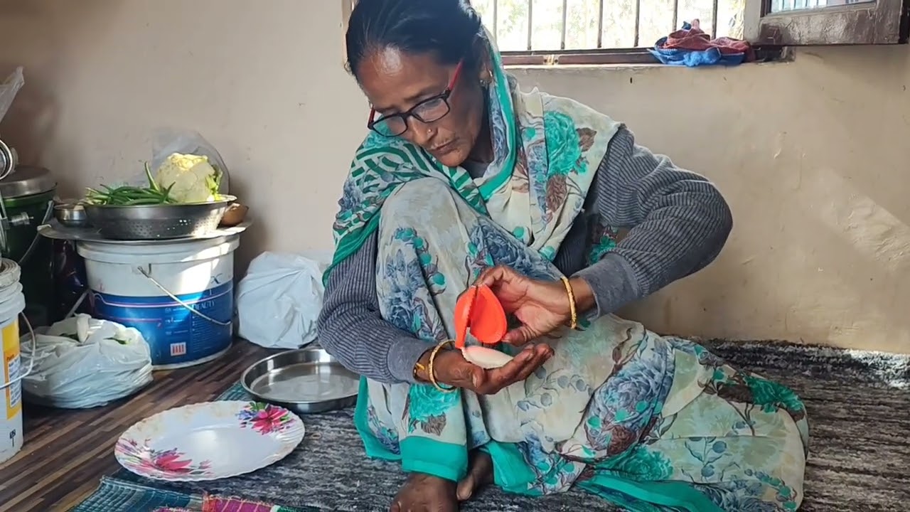 आज बनाये होली स्पेशल गुजिया 😋😊|| Pahadi lifestyle vlog|| Mini negi vlog ✨❤️