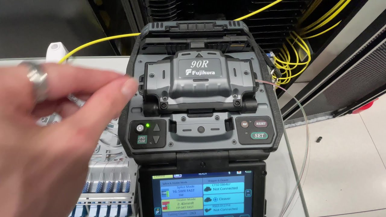 Fujikura Ribbon Mass Fusion Splicer FSM-90R with CT50 Fiber Cleaver Instead of FSM-70R
