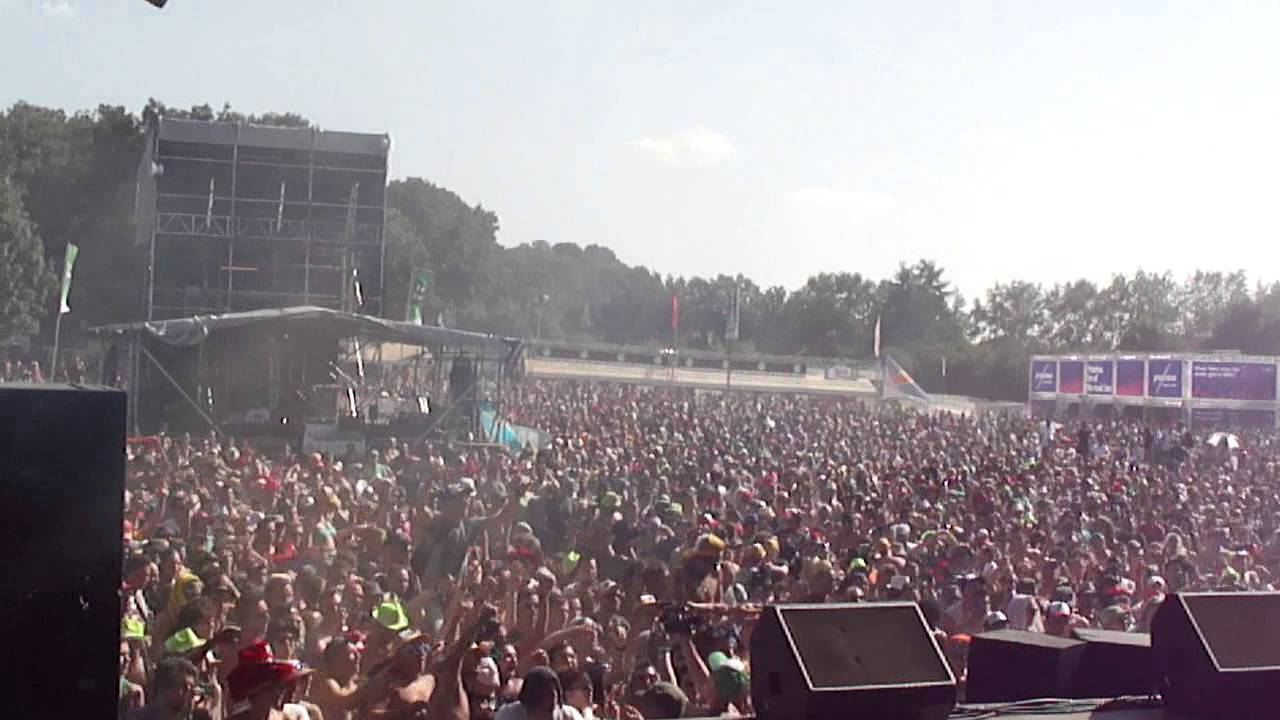 RAGGASONIC L&eacute;galiser la ganja Live @ Dour 2013