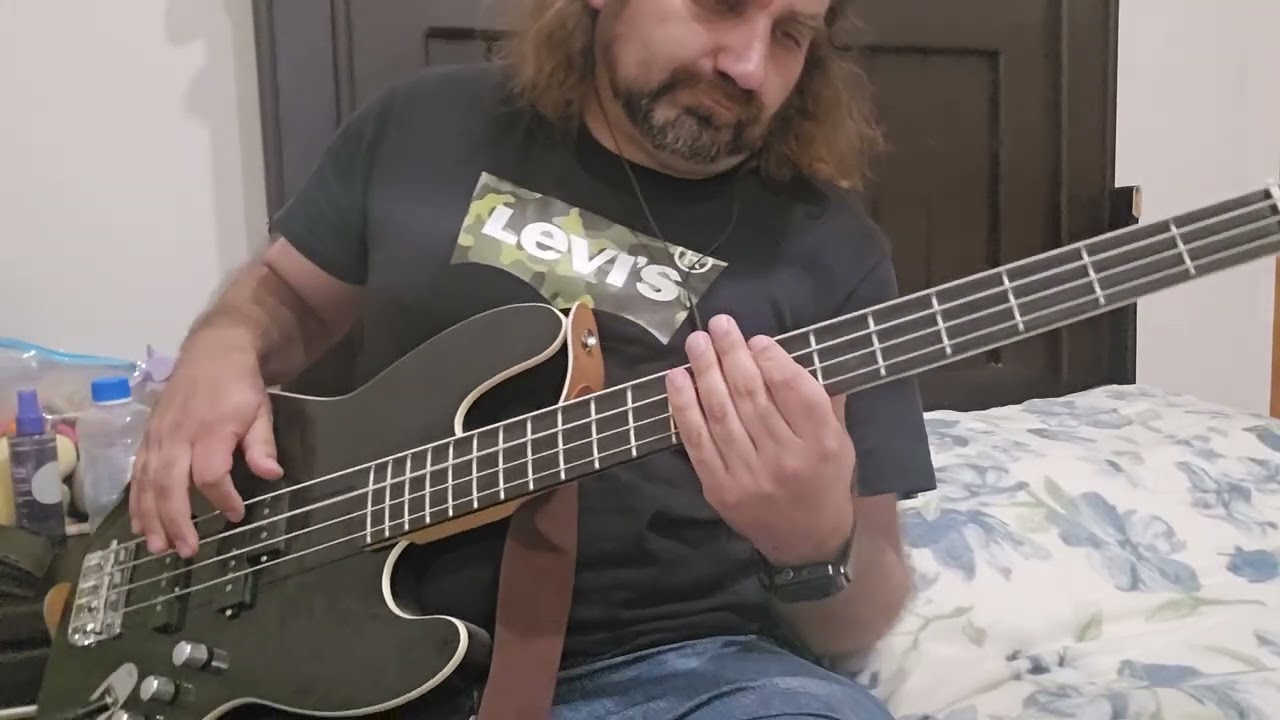 Cover- la puerta negra-los tigres del norte- tono mi mayor- bajo electrico 