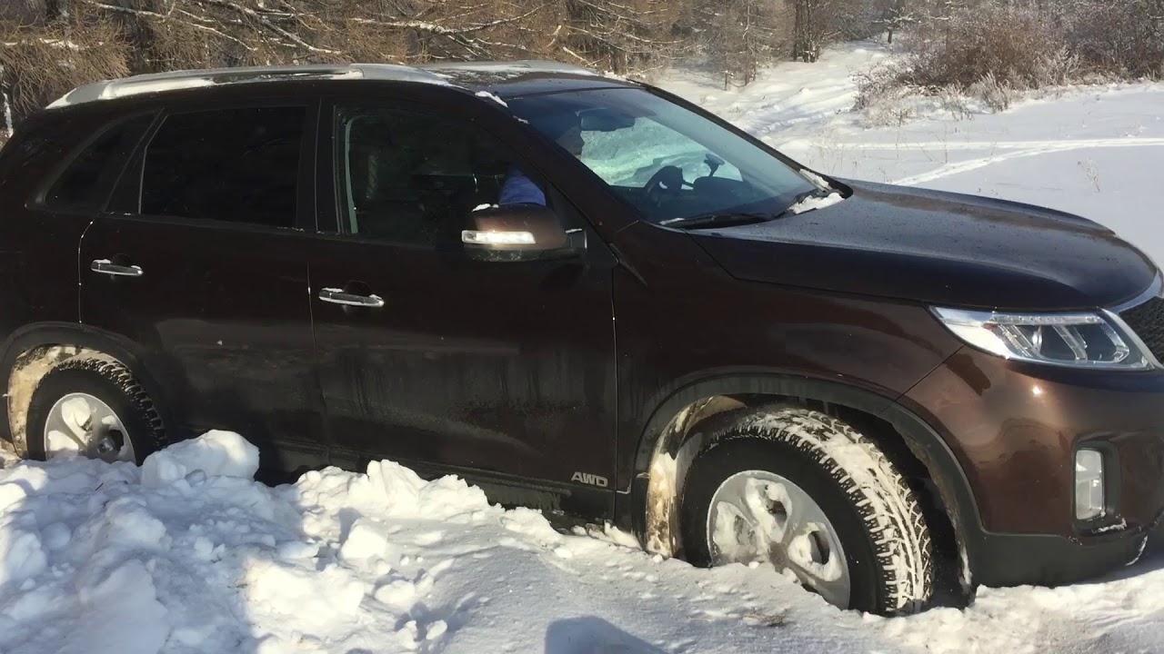Kia Sorento, LandRover и Niva на оффроуде
