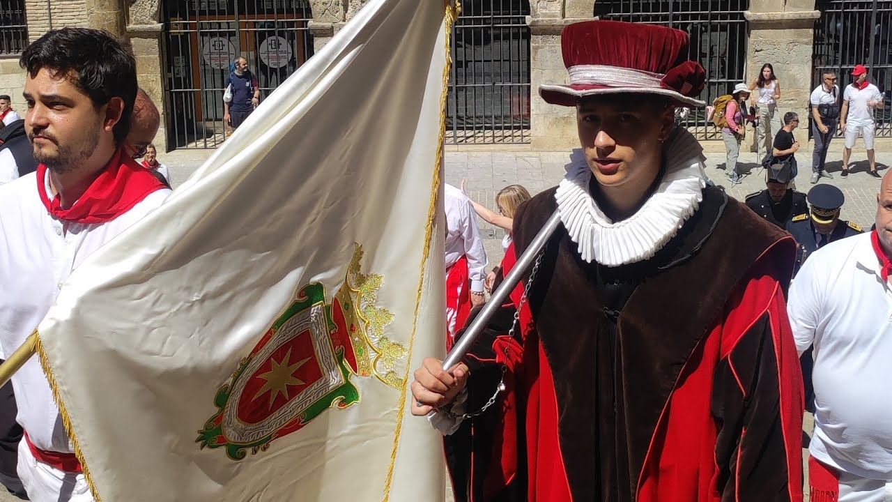 Fiestas de Estella, Navarra. Procesión de San Andrés y la Virgen del Puy. 4 agosto 2024.