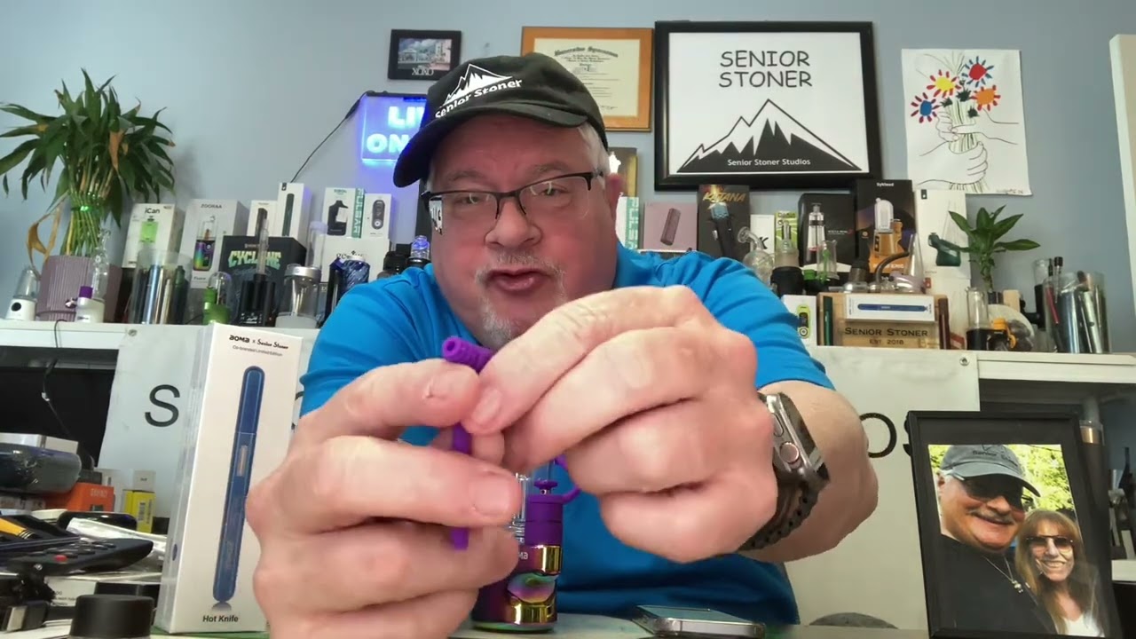 AERIX RAINBOW NEW UNBOXING AND DEMONSTRATION FEATURING THE SAPPHIRE HOT KNIFE BY SENIOR STONER ENJOY
