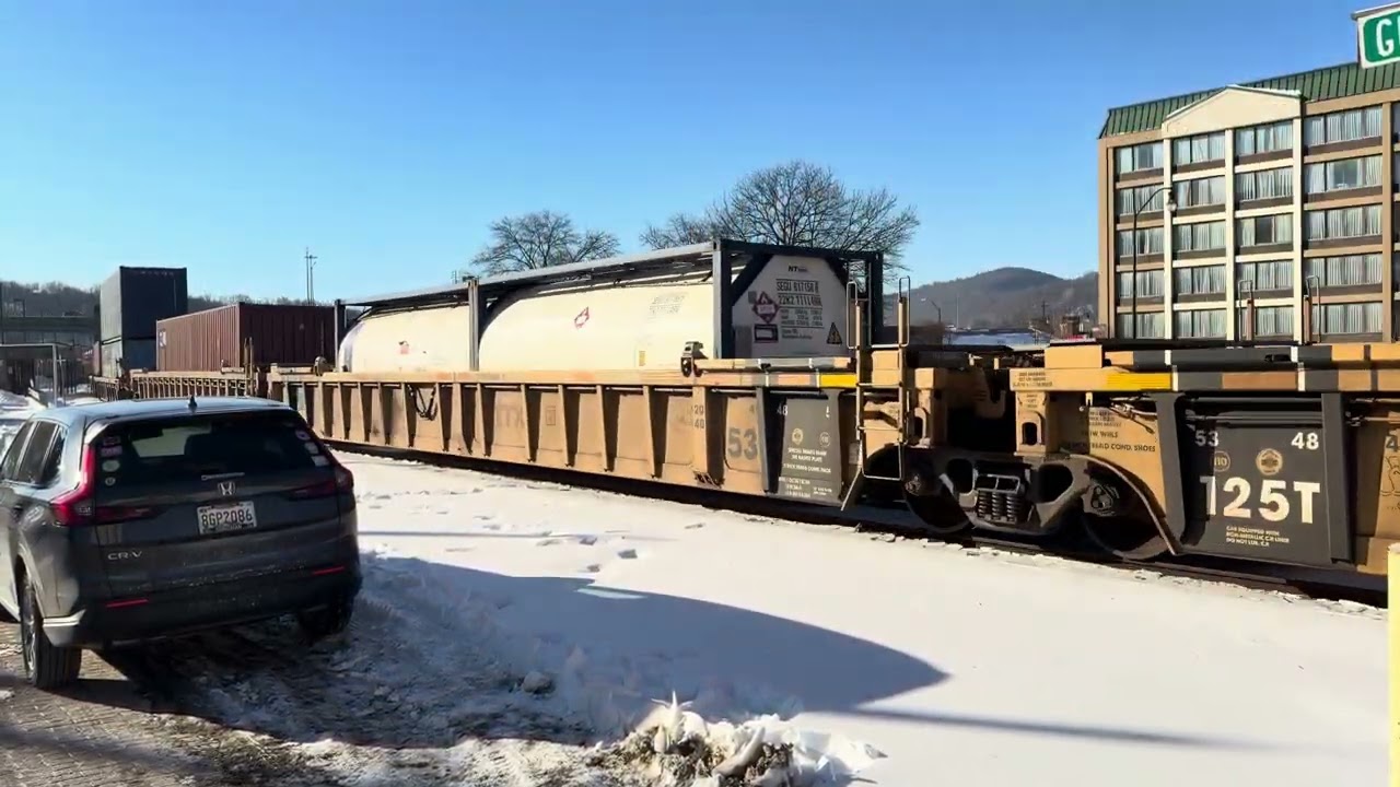 CSX Intermodal Freight Train Downtown Cumberland MD | 2/2/2025 