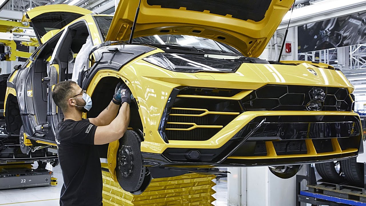 Lamborghini PRODUCTION ASSEMBLY LINE (How it&lsquo;s Made) Italian Supercar Factory