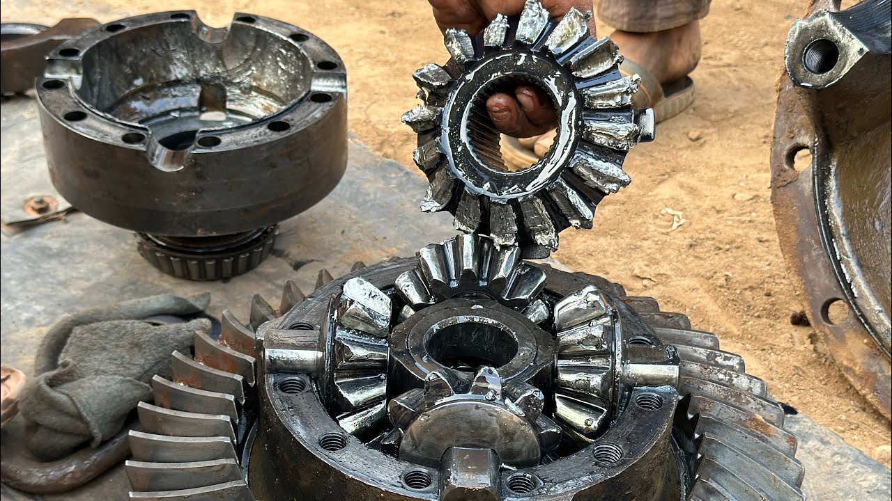How to Repair wheel loader caterpillar 966F  cara penion fitting local workshop job mechanical