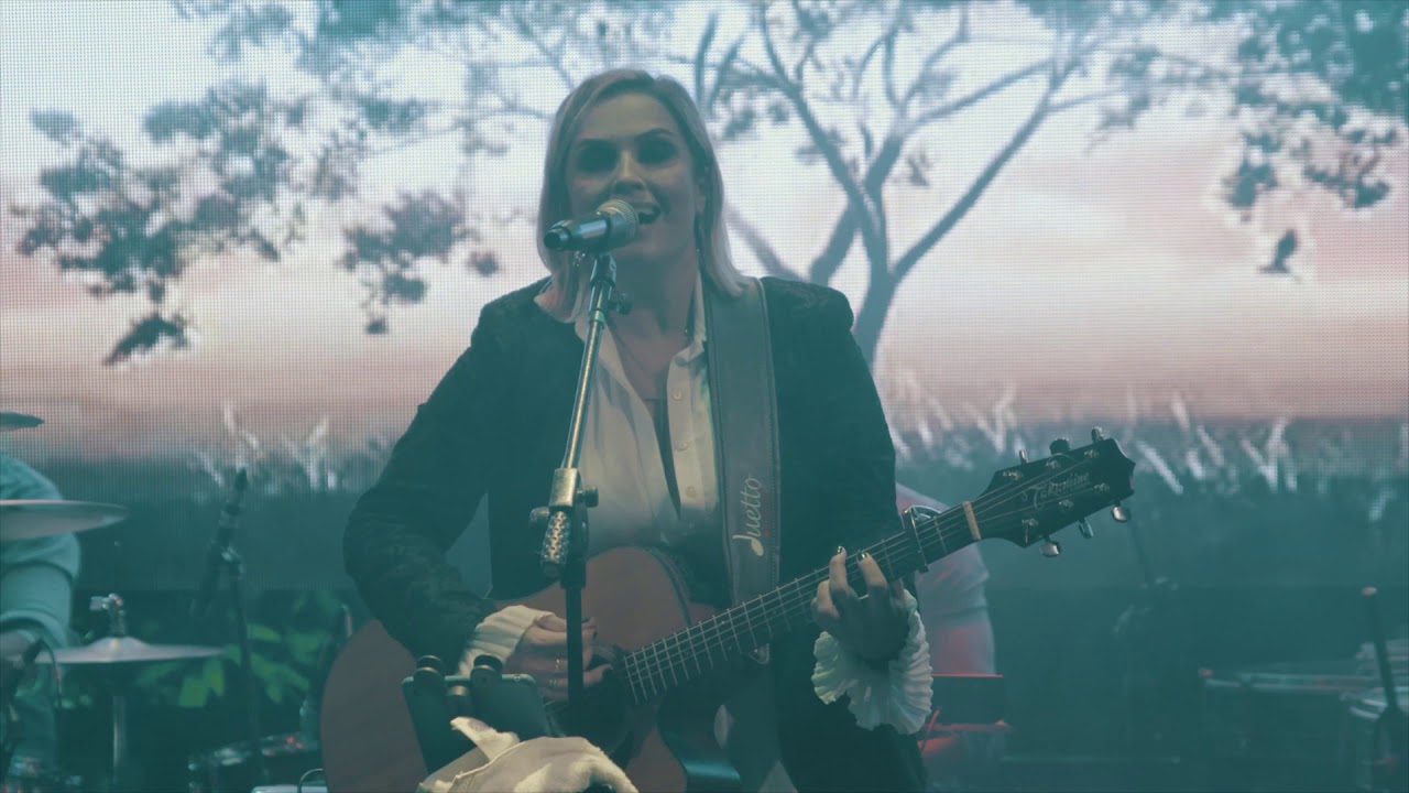 Suellen Araújo - OFICIAL - Eu ligo pra você - Ao Vivo