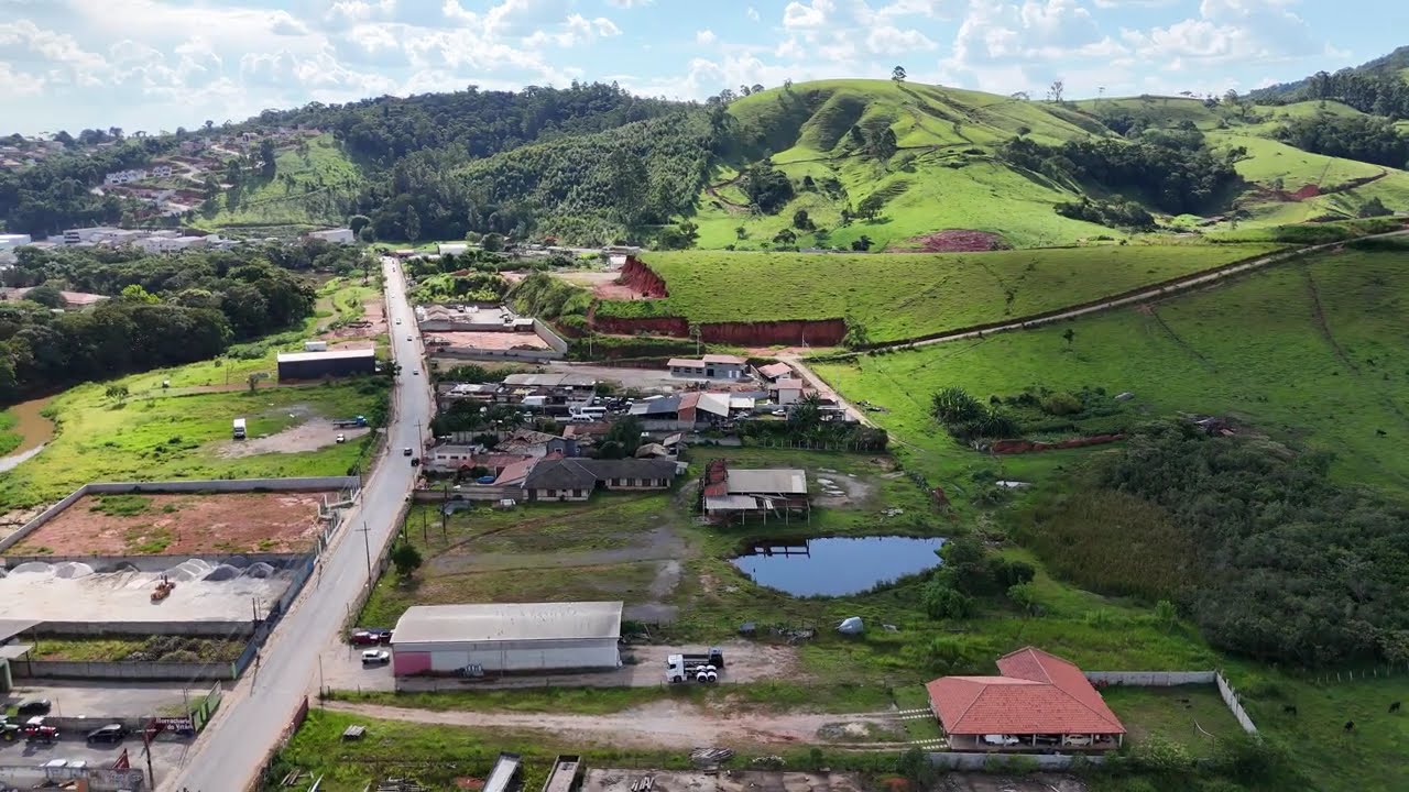 Terreno Estratégico com 5.814m²  Av. Marginal de Piracaia/Investimento Ideal p/ Galpões e Comércios.