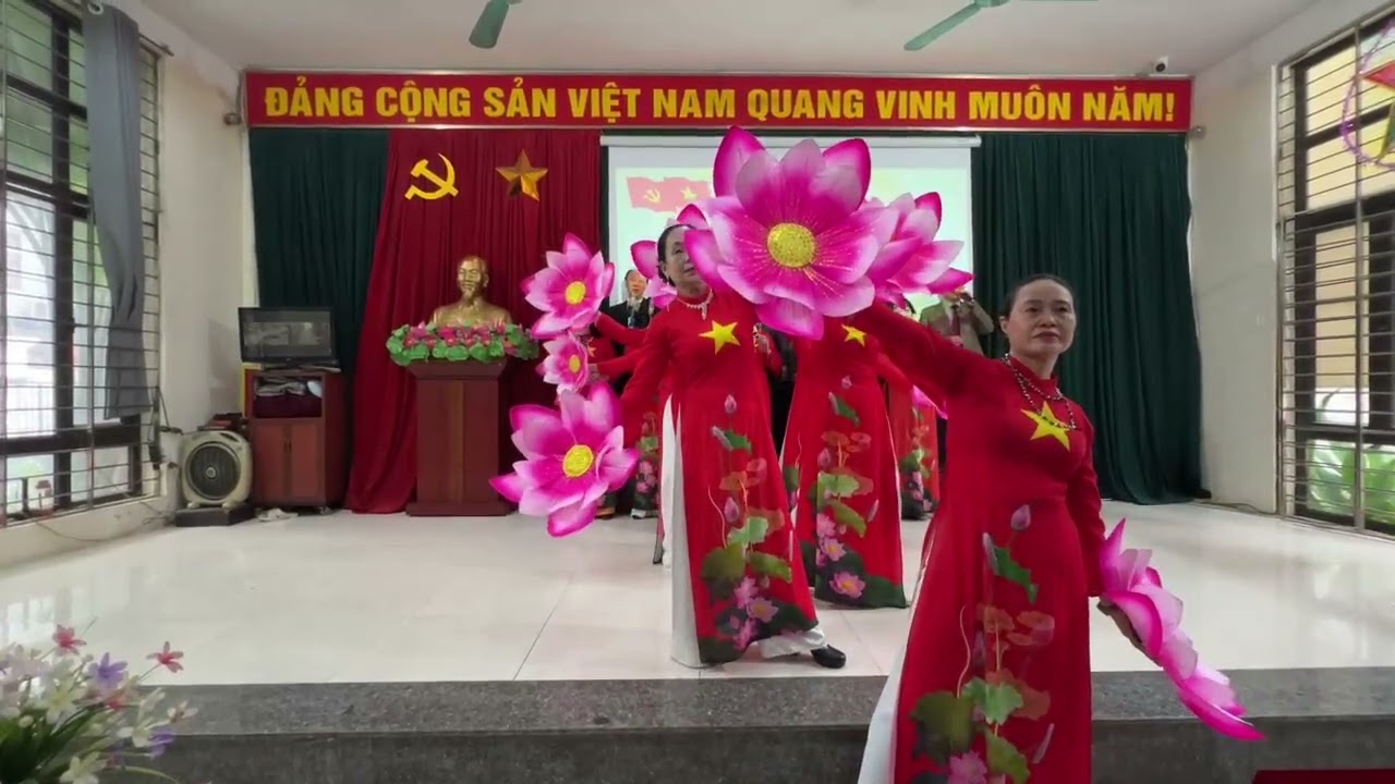 Múa, Đảng đã cho ta một mùa Xuân - tốp múa KDC Bồ Đề biểu diễn !