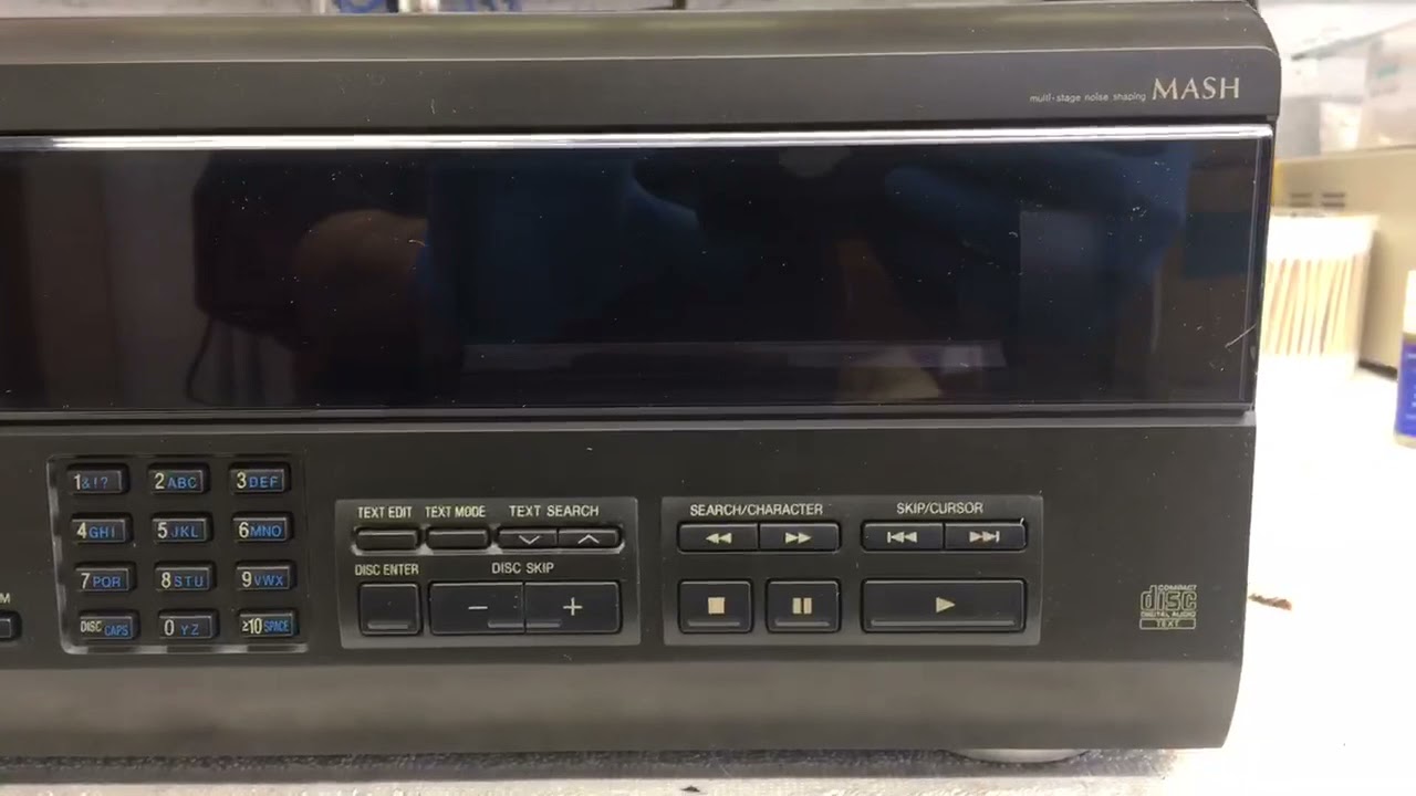 Technics SL-MC7 110 CD Player