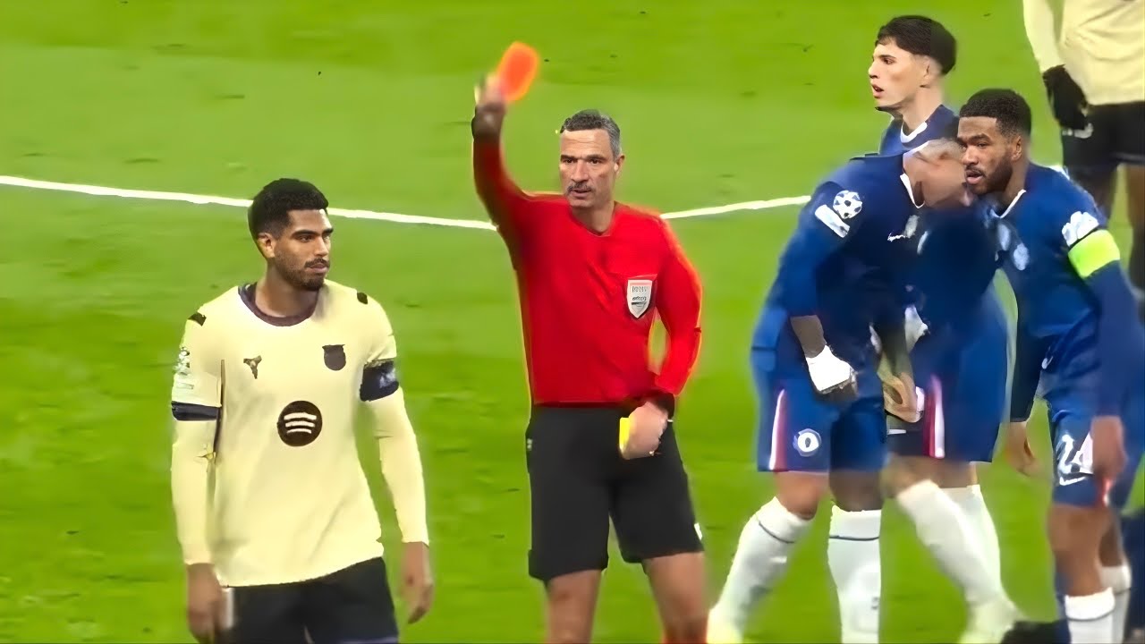 Ronald Ara&uacute;jo Red Card vs Chelsea