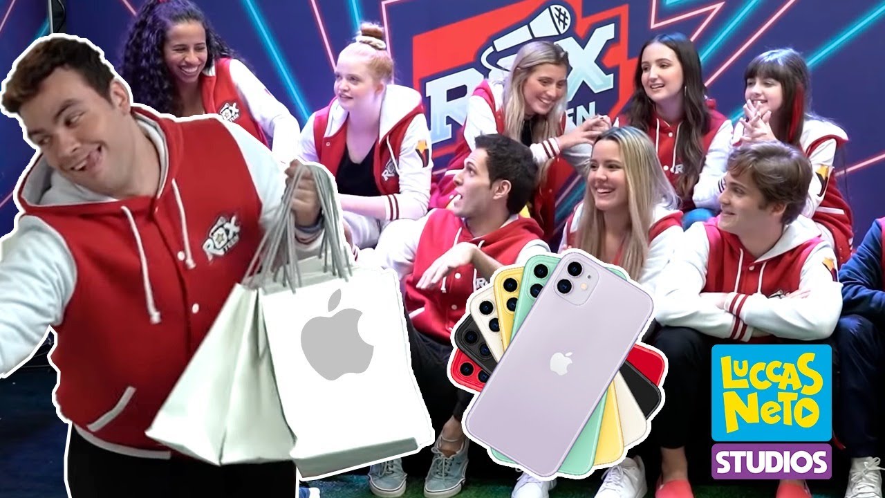 LUCCAS NETO DANDO 10 IPHONES 11 PARA OS ARTISTAS DA ROX TEEN